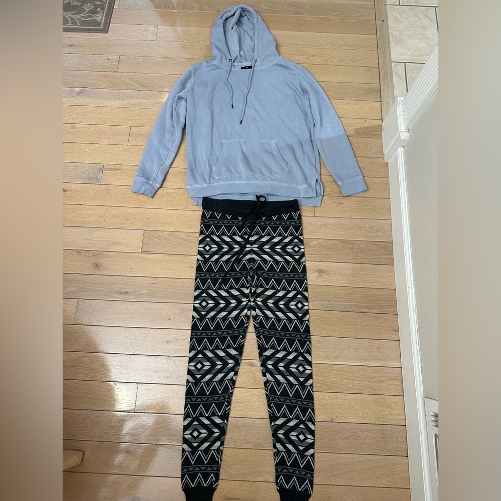 American Eagle Sweatshirt & Sweatpants Set